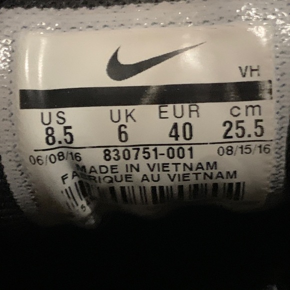 Nike ‘Flex Run’ Running Shoes - Picture 12 of 13